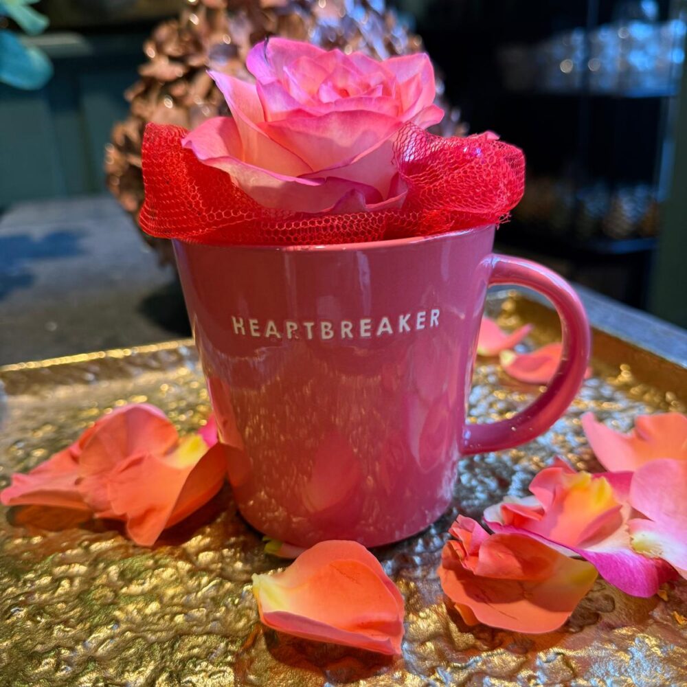 Vondels mok 'heartbreaker' met roos
